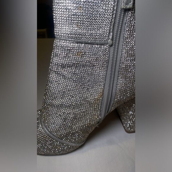 Steve Madden Women’s Noticed-R Rhinestone Silver Heeled Booties Size 9 EUC - Picture 8 of 15